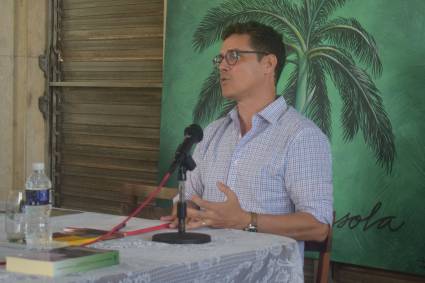 Reinaldo Funes, invitado al espacio Sobre una palma escrita, de la Biblioteca Nacional de Cuba José Martí.