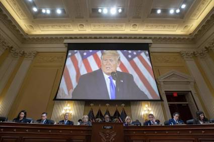 La comisión selecta de la Cámara de Representantes aún evalúa la implicación de Trump en la incitación a la violencia durante las certificaciones de la elección presidencial de 2020 Foto.