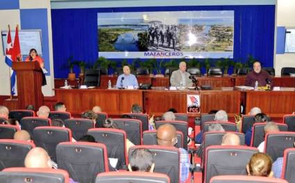 Díaz-Canel evalúa estrategias en Matanzas