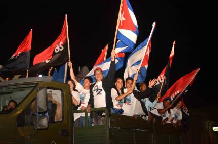 Jóvenes destacados de diversos sectores conformaron la caravana cienfueguera