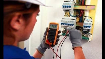 Pie de foto: Actualmente varias mujeres jóvenes asumen grandes responsabilidades en el sector eléctrico del país