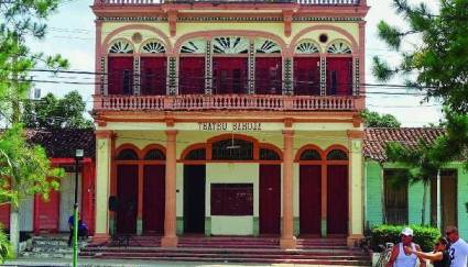 Biblioteca municipal Rolando Hernández Lemus