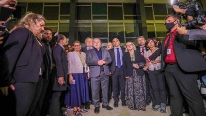 En el encuentro Lula ratificó su compromiso con el reforzamiento de la democracia.