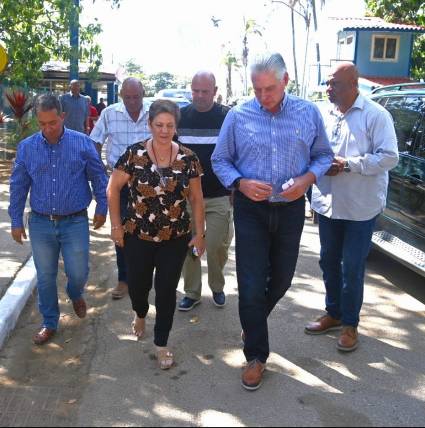 Miguel Díaz-Canel recorre Villa Clara