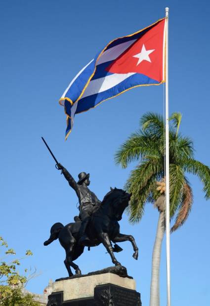 El Parque Agramonte es uno de los escenarios más atractivos del centro histórico camagüeyanos. En este lugar se yergue su esbelta estatua ecuestre, y entre las estampas que la adornan destaca una efigie femenina que representa la heroica participación de la mujer cubana en las gestas independentistas