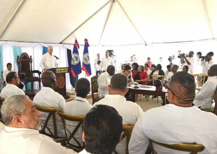 Asamblea Nacional de Belice realiza sesión especial en honor a la visita del Presidente cubano.