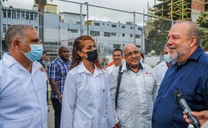 Primer Ministro visita institución de Salud en Caracas