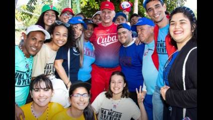 Jóvenes cubanos celebran aniversario de sus organizaciones