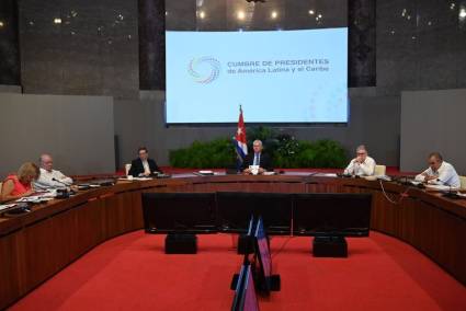 El Presidente Miguel Díaz-Canel interactuó en la Cumbre, vía online, con una decena de Jefes de Estado de la región.
