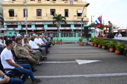 Acto por el 62 aniversario de la proclamación del carácter socialista de la Revolución Cubana