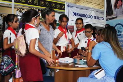 Cada jornada de EXPOHOLGUÍN 2023 ha contado con muchos visitantes interesados en observar ofertas y logros de los renglones económicos.