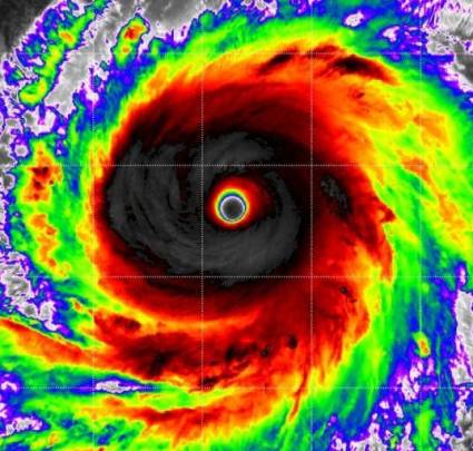 El tifón Mawar es uno de los mas poderosos jamás registrados