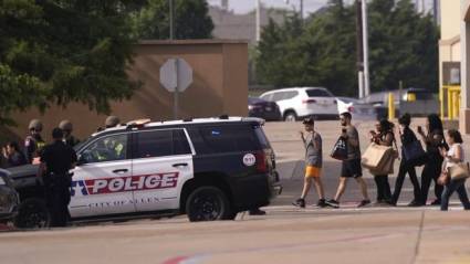 Tiroteo en centro comercial de Dallas