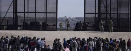 Migrantes en frontera de EE. UU. y México