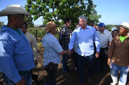 El Presidente cubano visitó uno de los usufructos que forma parte del polo productivo El Alambre