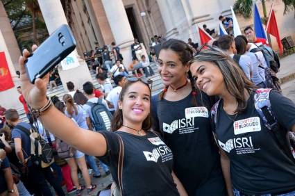 Mujeres jóvenes Universitarias