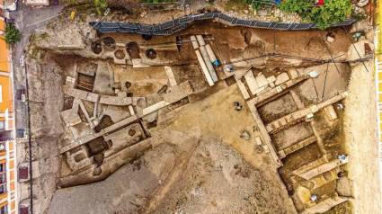 Detalle de las excavaciones que se están llevando a cabo en el teatro de Nerón.