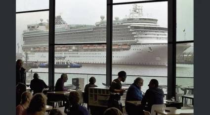 El ayuntamiento de la capital de los Países Bajos votó a favor de restringir el atraque de barcos grandes en la ciudad.