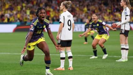 Colombia vence 2-1 a Alemania en sorprendente partido del Mundial de fútbol