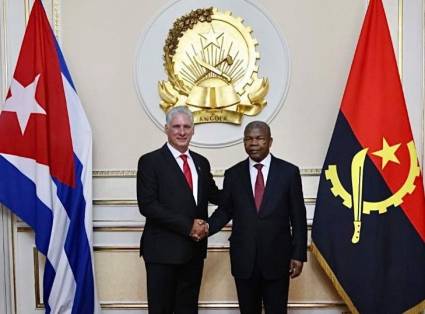 El presidente de Cuba fue recibido oficialmente por el Jefe de Estado de Angola, João Lourenço