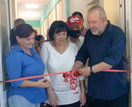 Manuel Marrero Cruz inaugura planta de polvo de moringa en el municipio de Los Palacios