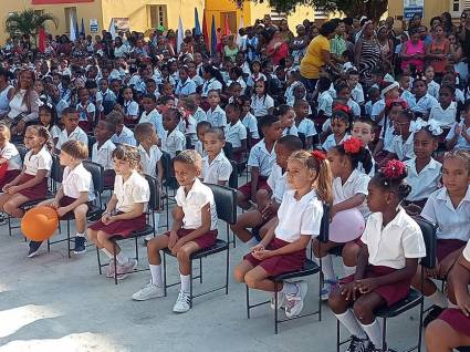 Inicio del nuevo curso escolar en Santiago de Cuba