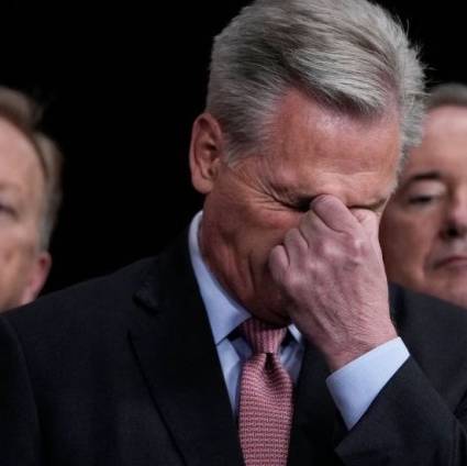La salida de Kevin McCarthy marca un hito histórico como primer Presidente de la Cámara destituido por sus colegas legisladores