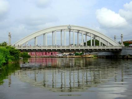 Puente Silverio Sánchez Figueras sobre el río San Juan, una de las obras emblemáticas de la ciudad. Autor: Hugo García
