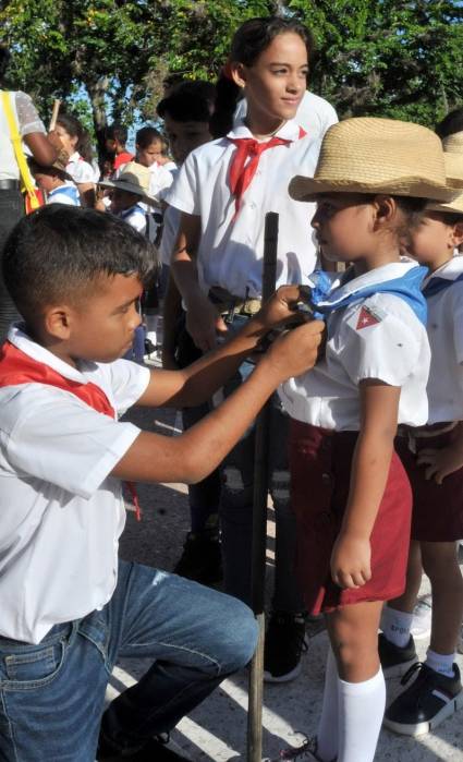 Actos de ingreso a la OPJM como homenaje al Che.