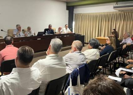El jefe de Estado cubano participó en el Seminario El desorden de la economía mundial y sus desafíos para el pensamiento crítico de la red de economía mundial