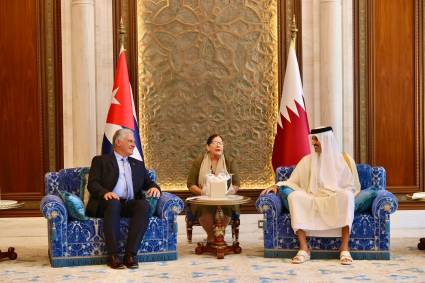 Presidente de Cuba califica de fructífero intercambio con emir de Qatar