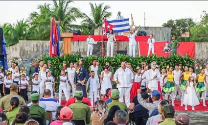 Gala político-cultural con motivo del 2 de diciembre.