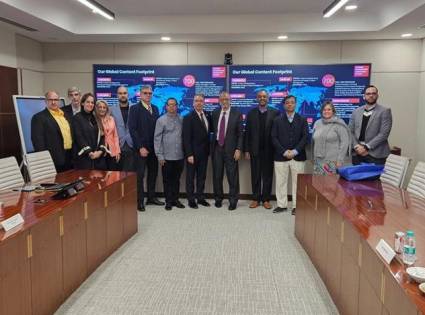 El vicetitular primero del Ministerio de Comunicaciones de Cuba, Wilfredo González, es el invitado principal de una recepción en India por el día nacional de la isla