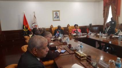 Cuba y Angola abogan por fortalecer relaciones