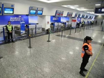 Aeronáuticos argentinos en paro por mejor salario