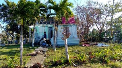 Daños parciales de cubierta en tres viviendas de la comunidad de Cocodrilo, Isla de la Juventud.