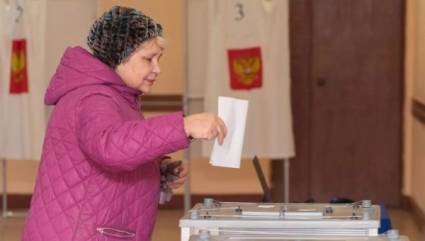 Rusia abre sus colegios electorales en Moscú