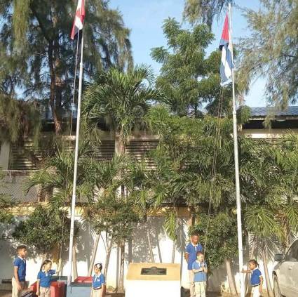 Carlos Alberto Cremata visitó la escuela República de Cuba, en el sector de Villa Consuelo
