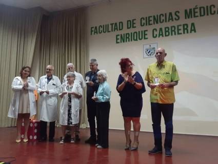 El 40 aniversario de Facultad de Ciencias Médicas Enrique Cabrera