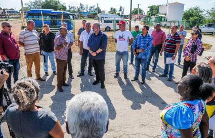 El primer ministro, Manuel Marrero Cruz, realizó un recorrido de trabajo  en el municipio holguinero de Antilla