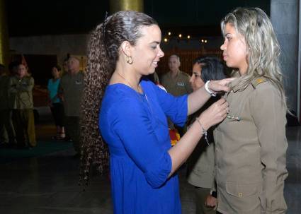 Cuado se premia el honor y la virtud