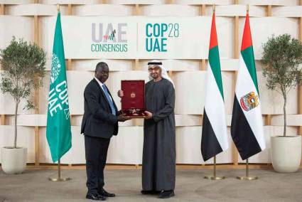 Entrega de la Orden de Primera Clase Zayed II, de Emiratos Árabes Unidos (EAU) a Cuba