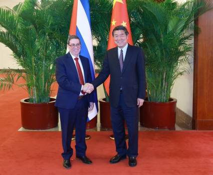 Canciller cubano intercambia con autoridades chinas