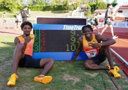 Shainer Reginfo (izquierda) y Reynaldo Espinosa protagonizaron un resultado de altos quilates en Salamanca
