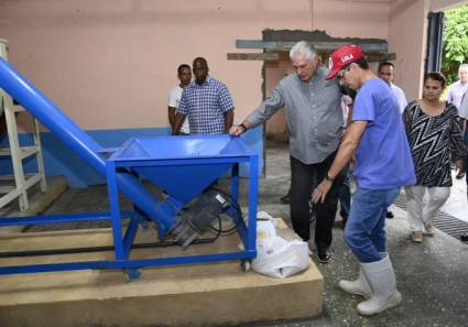 Presidente cubano recorre centros de La Habana