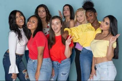 Se considera Pubertad Precoz cuando la  primera menstruación aparece antes de los 9 años