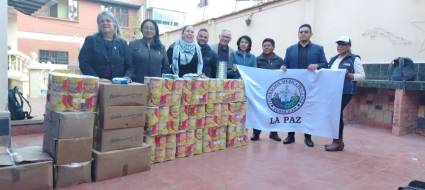 Activistas bolivianos recaudan leche para niños de Cuba
