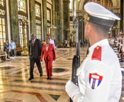 Recibimiento de Esteban Lazo a la Presidenta de la Cámara de Representantes de Trinidad y Tobago