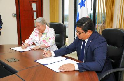 Reanudan Cuba y Panamá programa conjunto de alfabetización