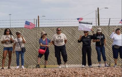 Protesta afuera de Fort Bliss
